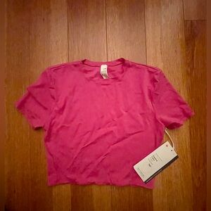 NWT Lululemon Sonic Pink Ultra-Soft Nulu Crewneck Cropped T-Shirt Medium